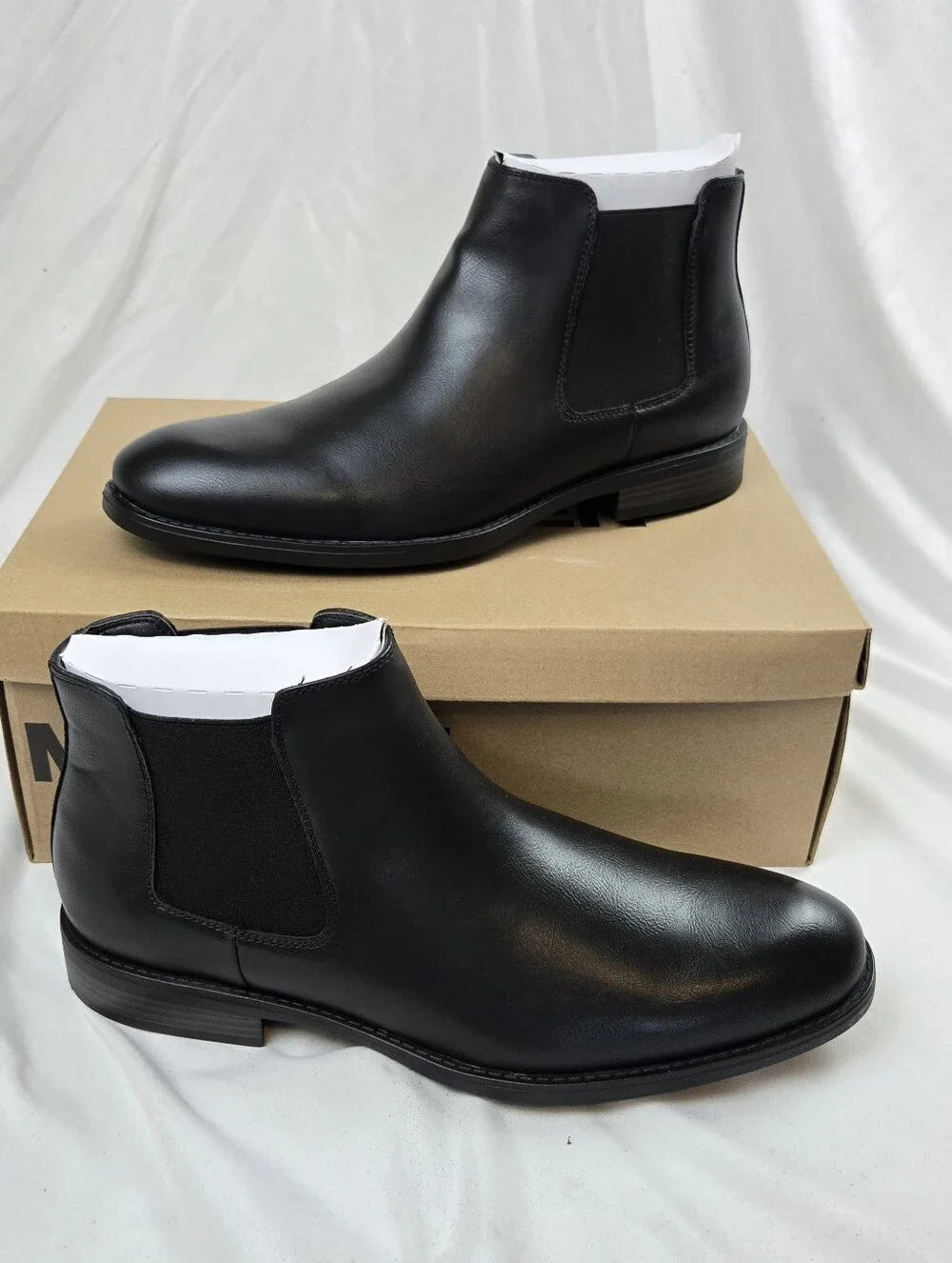 Madden Maxxin Men's Chelsea Boots Black Size 11 M New in Box
